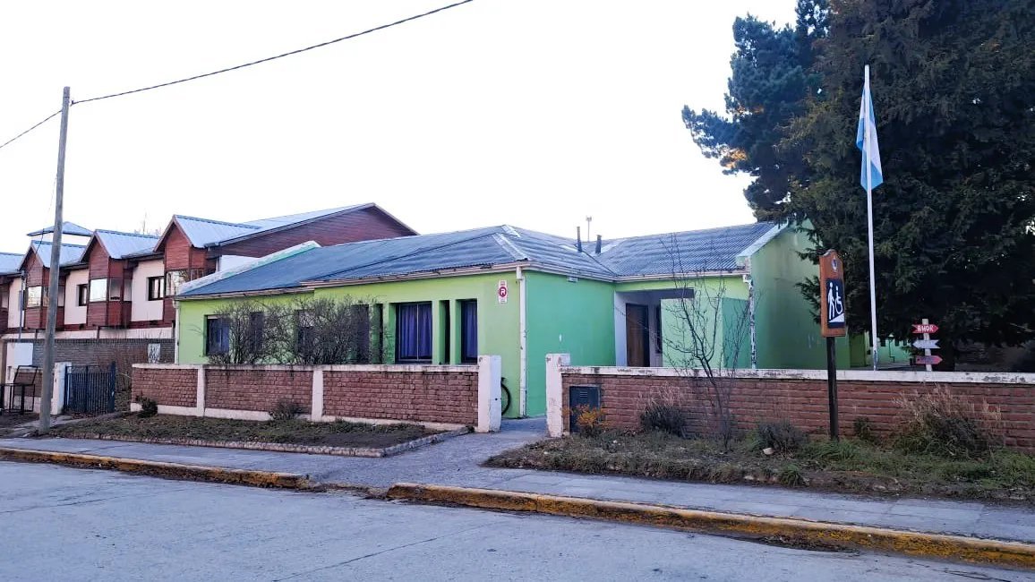 Edificio actual de la Escuela Especial N°5 Tenink Aiken en El Calafate