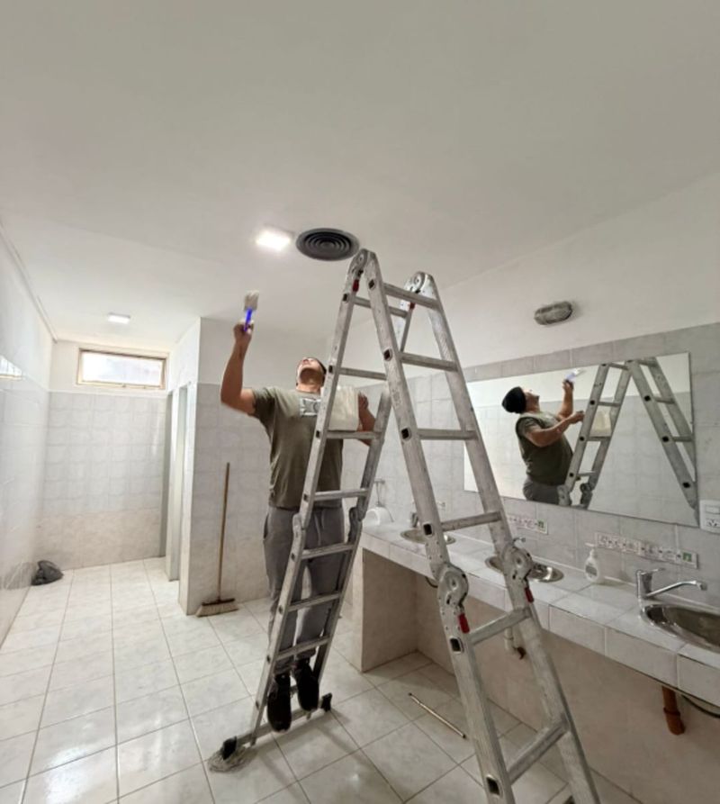 Pintando el baño